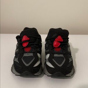 New Balance Kids Sneakers in Black and Red